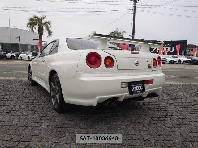 Nissan SKYLINE GT-R 2002-08 8372198-2