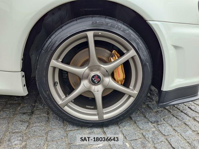 Nissan SKYLINE GT-R 2002-08 8372198-7