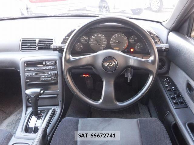 Nissan SKYLINE GT-R 1993-05 7620128-1