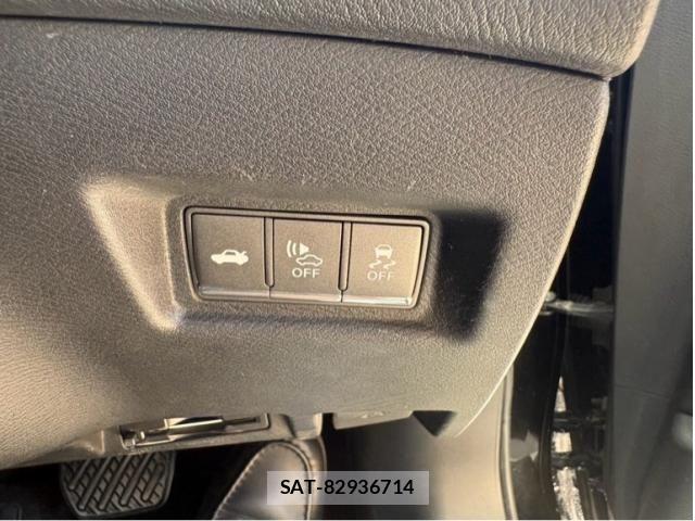 Nissan SKYLINE 2014-03 7060750-17