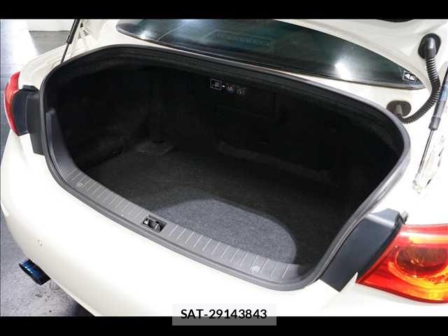 Nissan SKYLINE 2016-11 7060747-18