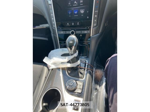 Nissan SKYLINE 2018-08 7562861-23