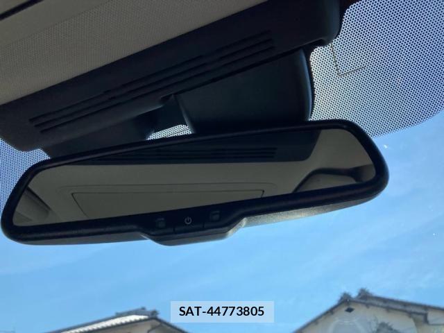 Nissan SKYLINE 2018-08 7562861-24