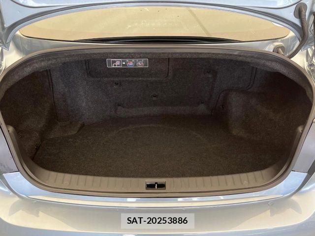 Nissan SKYLINE 2019-02 8882199-12