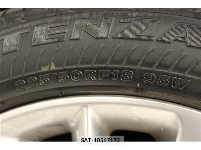 Nissan SKYLINE 2019-04 6817306-28