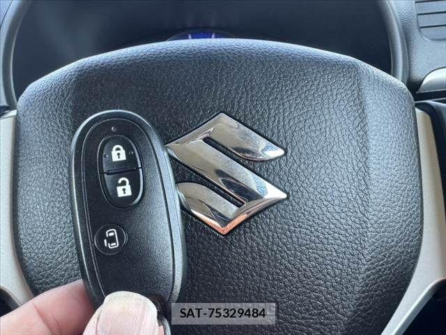 Suzuki SOLIO 2014-09 6018884-6