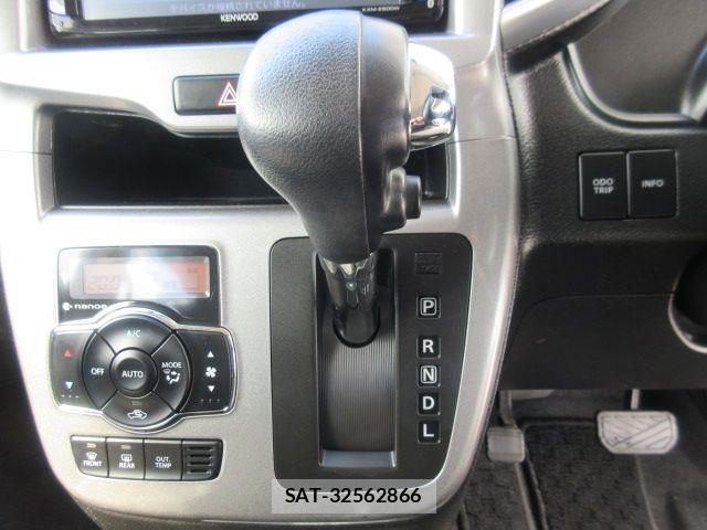 Suzuki SOLIO 2015-11 6717313-16