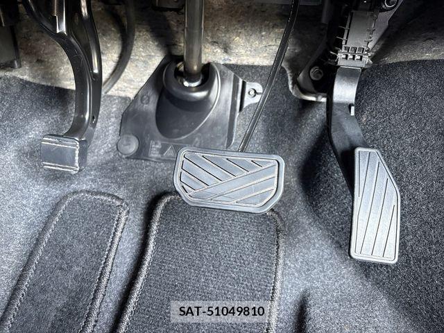 Suzuki SOLIO 2017-12 8132426-24