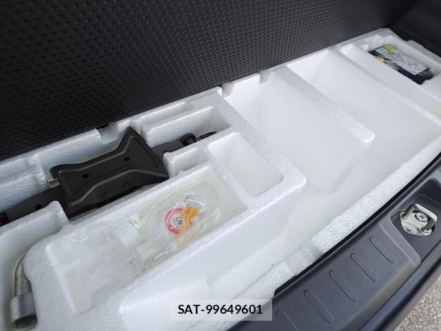 Suzuki SOLIO 2014-05 8210240-29
