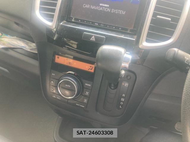 Suzuki SOLIO 2014-10 8231798-14