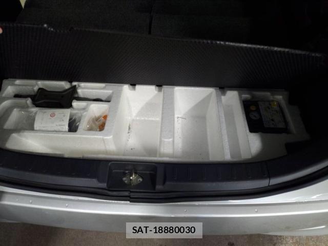 Suzuki SOLIO 2014-03 8210248-27