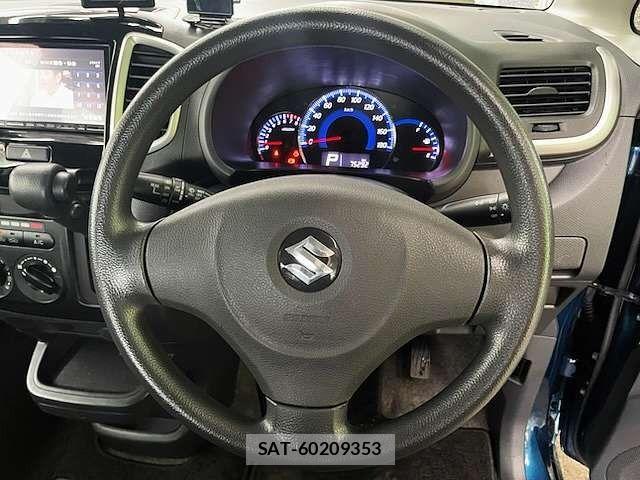 Suzuki SOLIO 2013-09 8210247-3