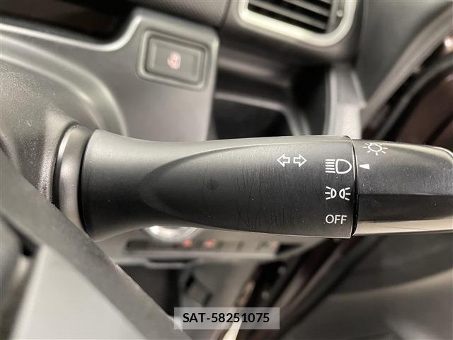 Suzuki SOLIO 2017-05 8355617-18