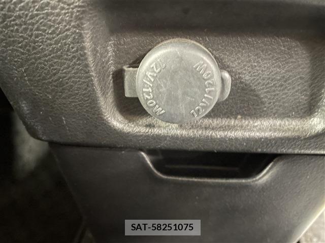 Suzuki SOLIO 2017-05 8355617-28