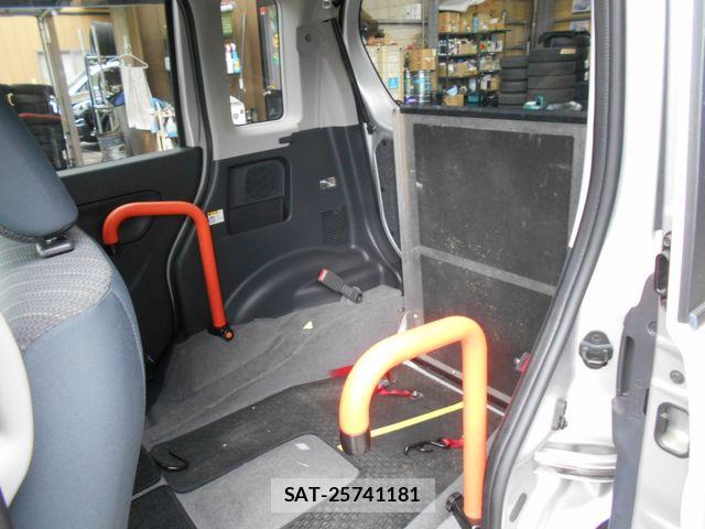 Suzuki SPACIA 2015-07 6642582-13