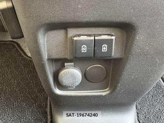 Suzuki SPACIA 2023-04 6684010-14
