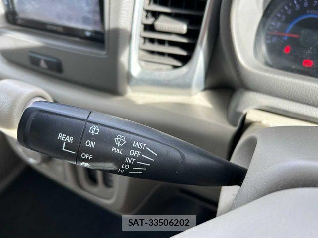 Suzuki SPACIA 2013-07 6682880-11