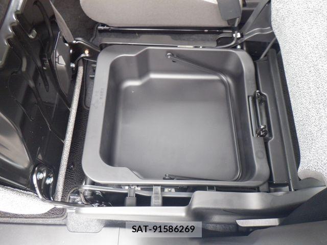 Suzuki SPACIA 2024-05 6717327-28