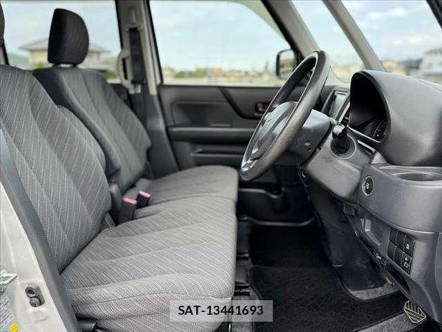 Suzuki SPACIA 2016-02 6913159-15