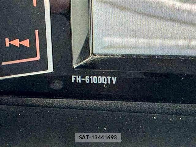 Suzuki SPACIA 2016-02 6913159-21