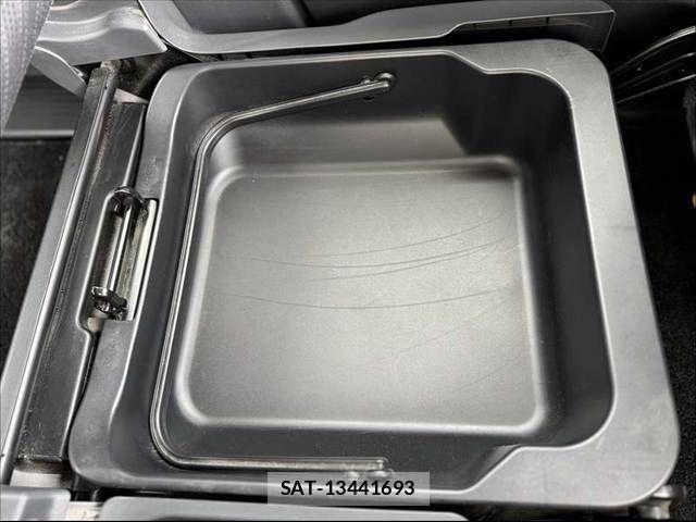 Suzuki SPACIA 2016-02 6913159-28