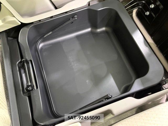 Suzuki SPACIA 2013-08 7021629-6