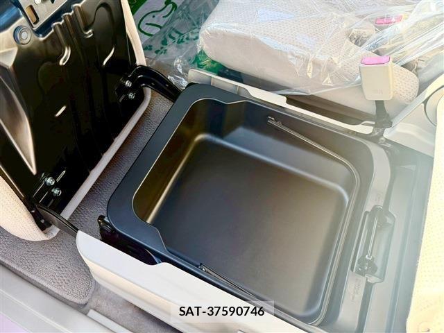 Suzuki SPACIA 2016-06 7225259-18