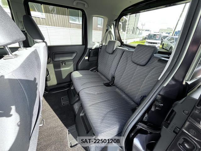 Suzuki SPACIA 2017-09 7225263-9