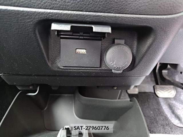Suzuki SPACIA 2017-04 7225261-18