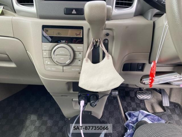 Suzuki SPACIA 2014-05 7225249-23