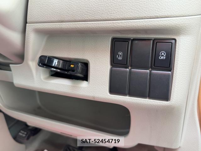 Suzuki SPACIA 2013-06 7252388-24