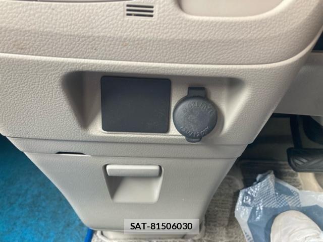 Suzuki SPACIA 2013-12 7359902-17