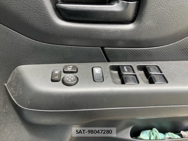Suzuki SPACIA 2017-05 7359901-9