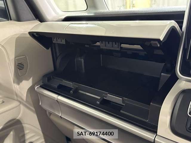 Suzuki SPACIA 2018-09 7394173-22
