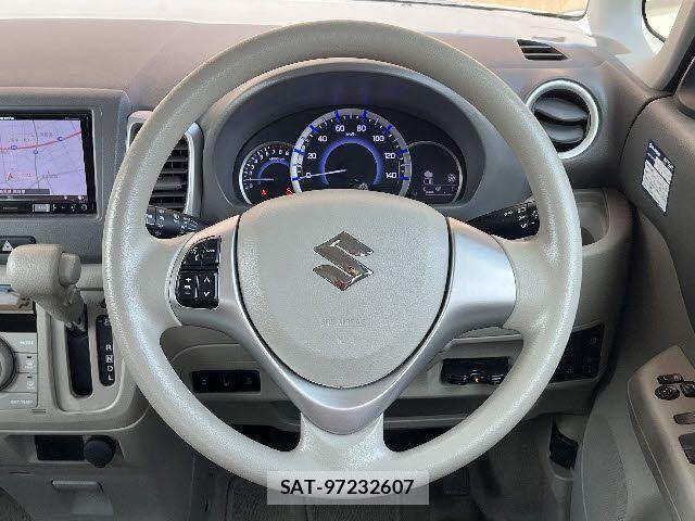 Suzuki SPACIA 2015-08 7394190-13