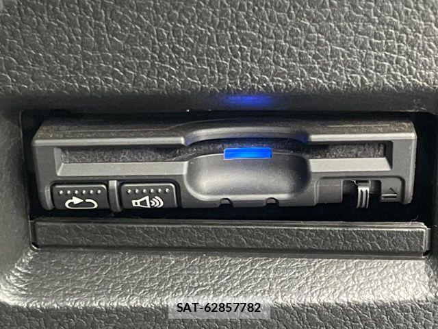 Suzuki SPACIA 2017-08 7457959-4