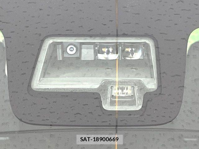 Suzuki SPACIA 2018-09 7562875-3