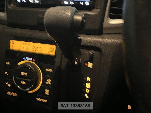 Suzuki SPACIA 2017-06 7562877-19