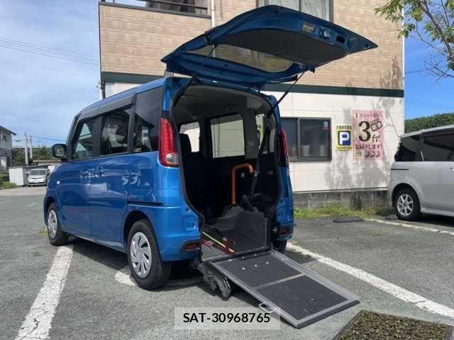 Suzuki SPACIA 2017-06 7981041-0