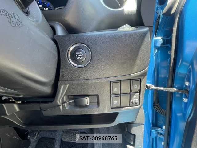 Suzuki SPACIA 2017-06 7981041-17