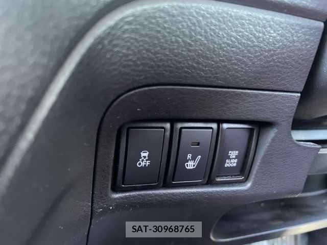 Suzuki SPACIA 2017-06 7981041-18
