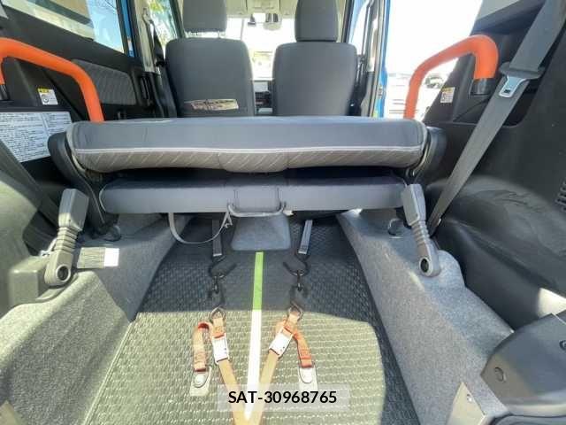 Suzuki SPACIA 2017-06 7981041-3