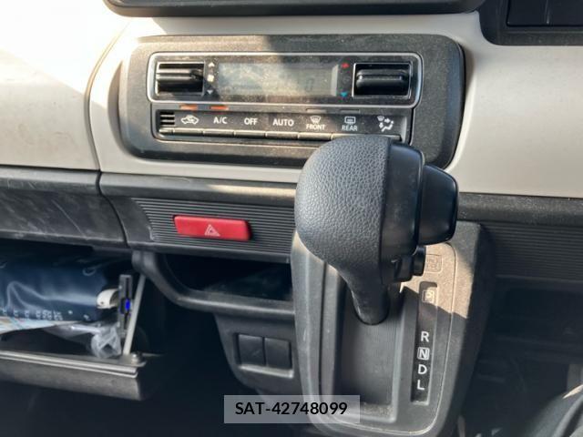 Suzuki SPACIA 2019-07 8038364-6