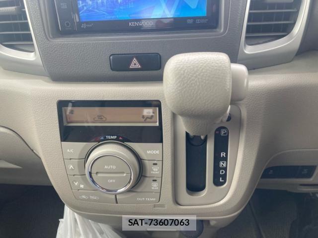 Suzuki SPACIA 2013-10 8075651-16