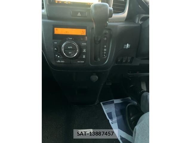 Suzuki SPACIA 2017-09 8075653-12