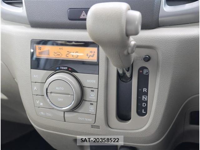 Suzuki SPACIA 2013-04 8101952-6