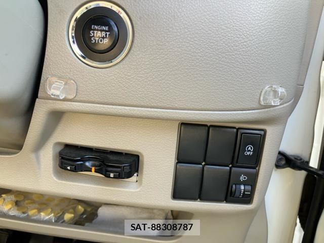 Suzuki SPACIA 2015-11 8101954-16
