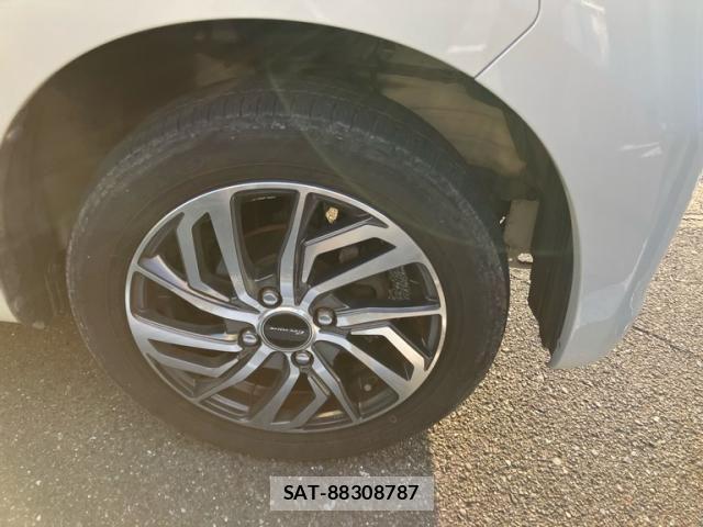 Suzuki SPACIA 2015-11 8101954-3