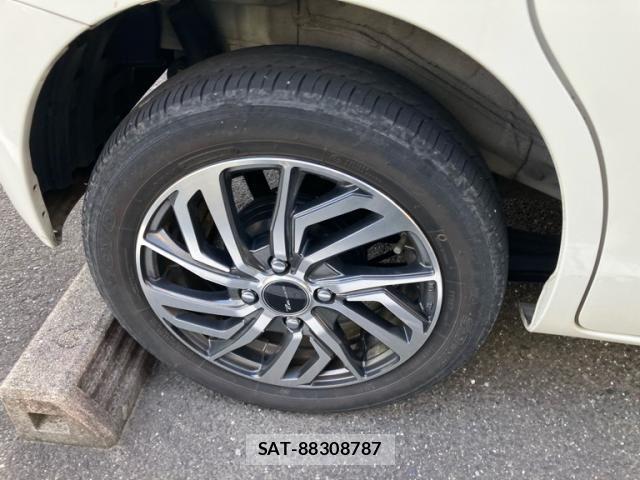 Suzuki SPACIA 2015-11 8101954-4