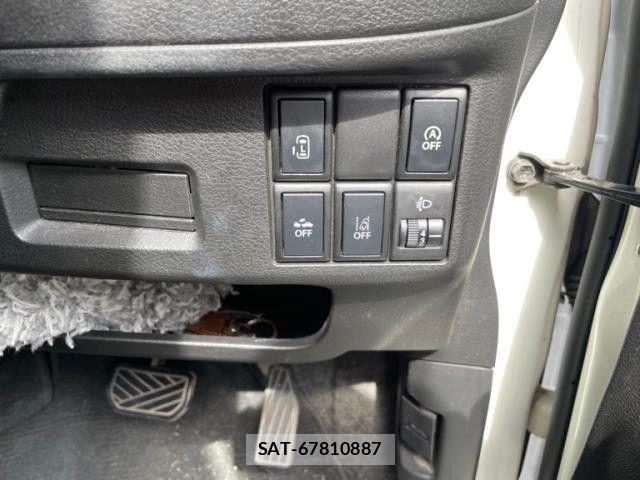 Suzuki SPACIA 2017-02 8132447-4